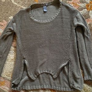 Quinn Medium Green sweater with zippers on the side